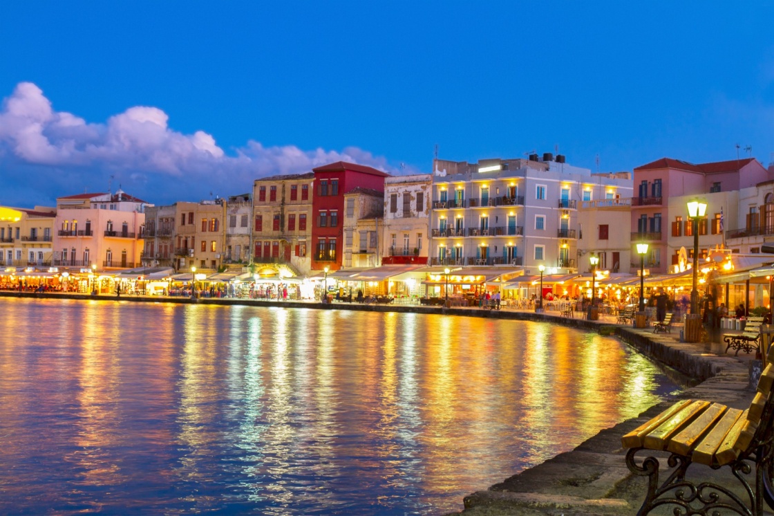 'illuminated venetian habour of Chania  at night, Crete, Greece' - La Canée